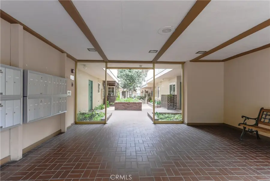 5320 Zelzah Avenue #201, Encino, CA 91316 - #2