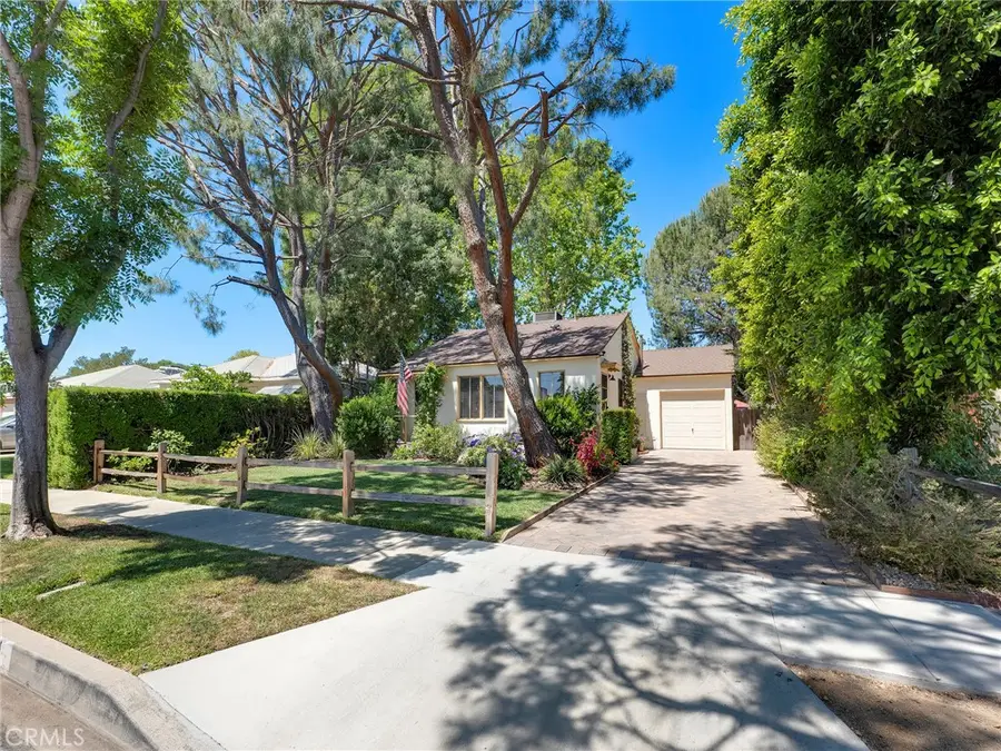 7051 Chimineas Avenue, Reseda, CA 91335 - #2