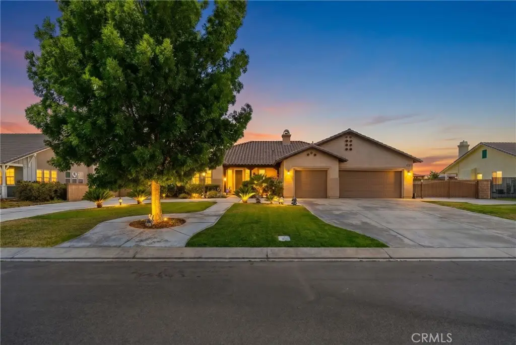 1718 E Whitlatch, Lancaster, CA 93535 - #1