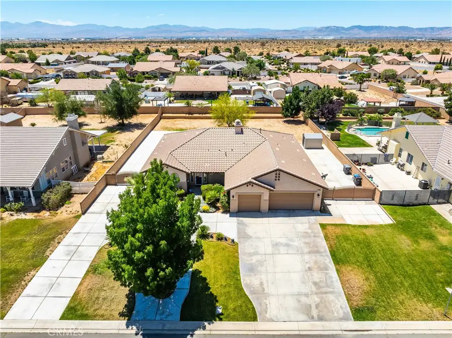 1718 E Whitlatch, Lancaster, CA 93535 - #3