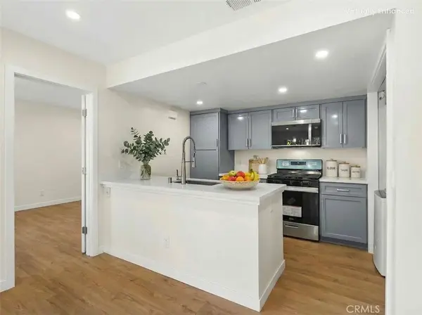 10237 De Soto #A, Chatsworth, CA 91311