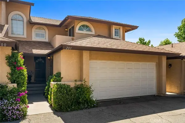 22914 Banyan Pl #201, Saugus, CA 91390