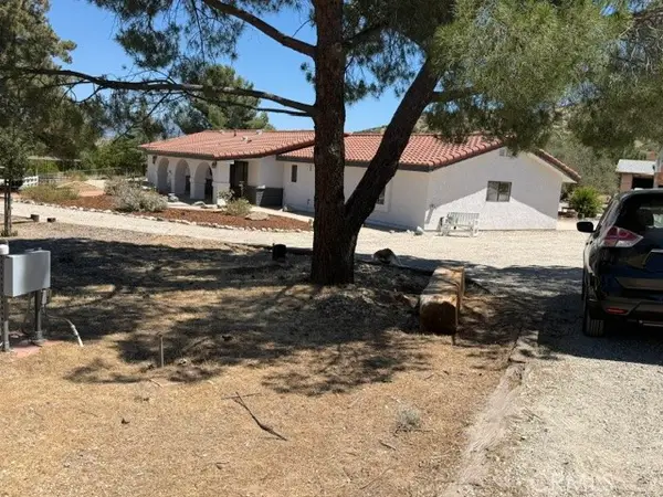 11820 Darling Rd., Agua Dulce, CA 91390