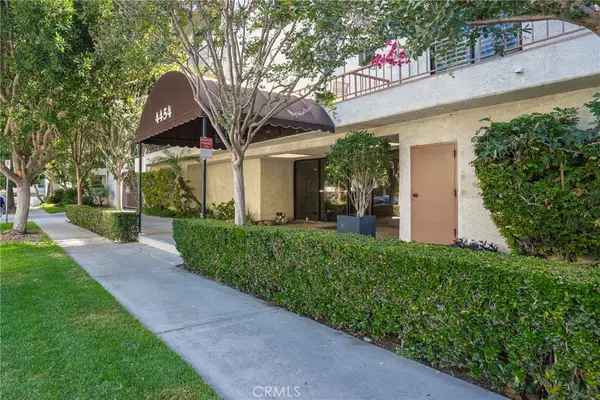 4454 Ventura Canyon #105, Sherman Oaks, CA 91423