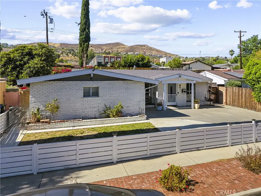19347 Four Oaks Street, Canyon Country, CA 91351 - #2