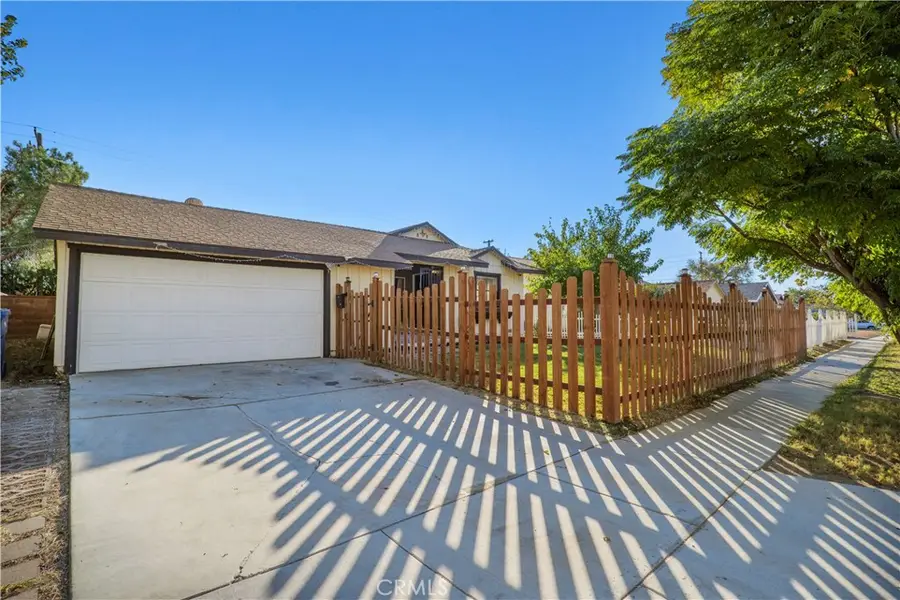 916 W Avenue J8, Lancaster, CA 93534 - #3