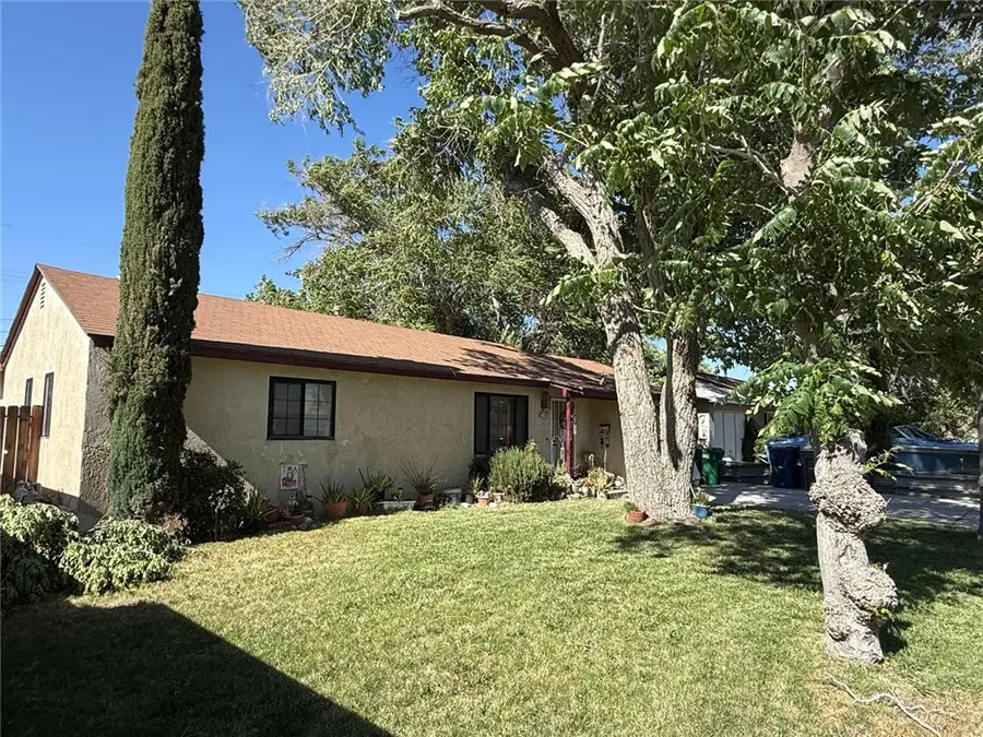 1109 W Lumber Street, Lancaster, CA 93534 - #2