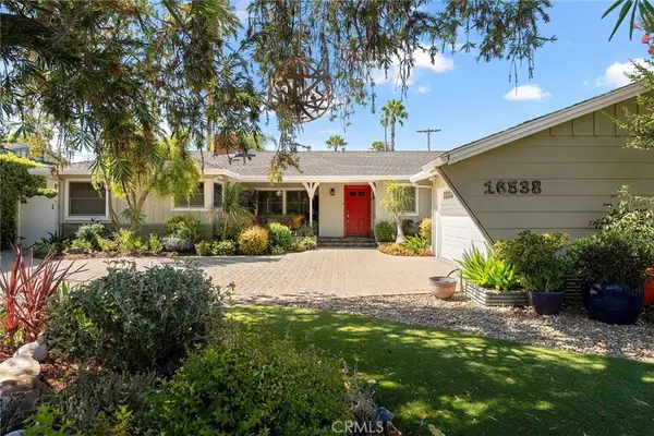 16538 Hartsook, Encino, CA 91436