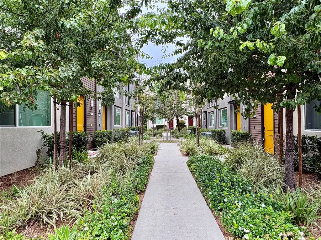 18450 W Calico Lane, Northridge, CA 91325 - #1