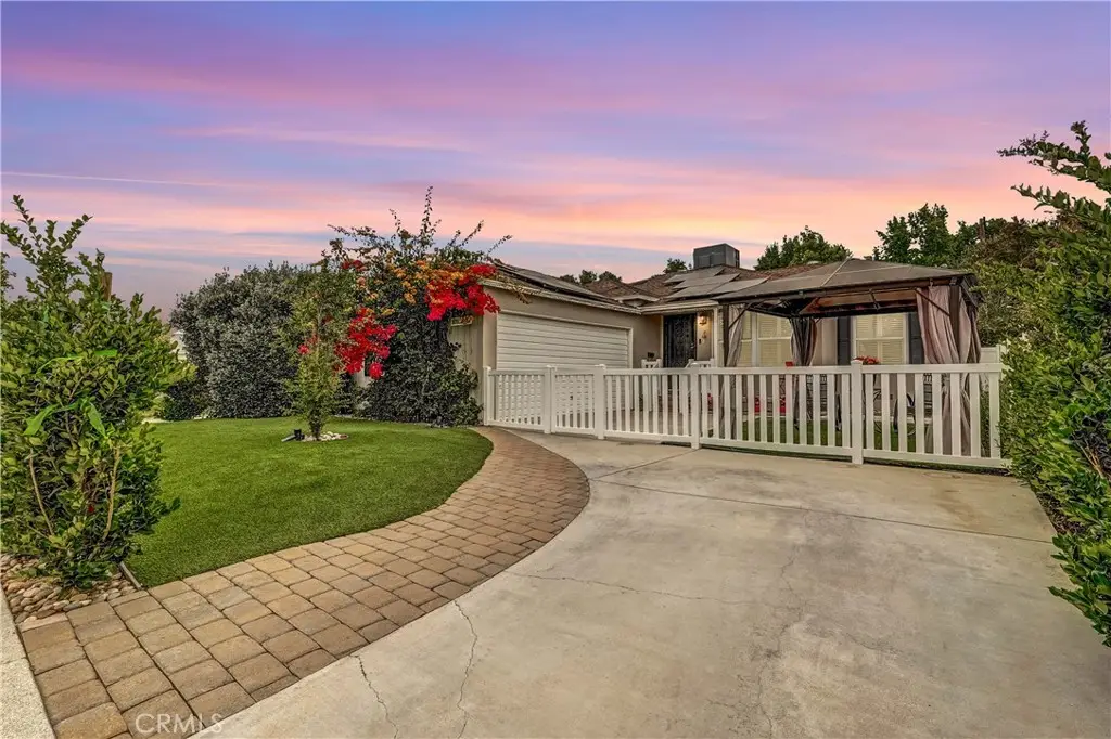 17415 Victory Boulevard, Van Nuys, CA 91406 - #1