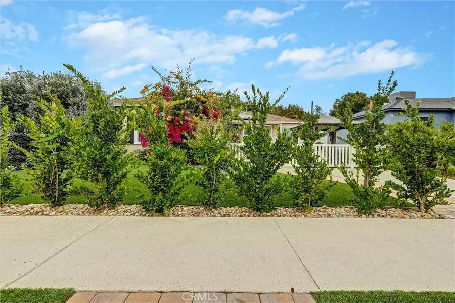 17415 Victory Boulevard, Van Nuys, CA 91406 - #3
