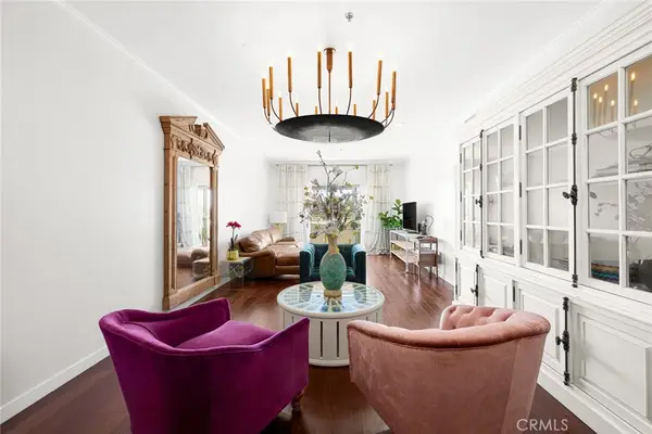 5016 Bakman #404, North Hollywood, CA 91601