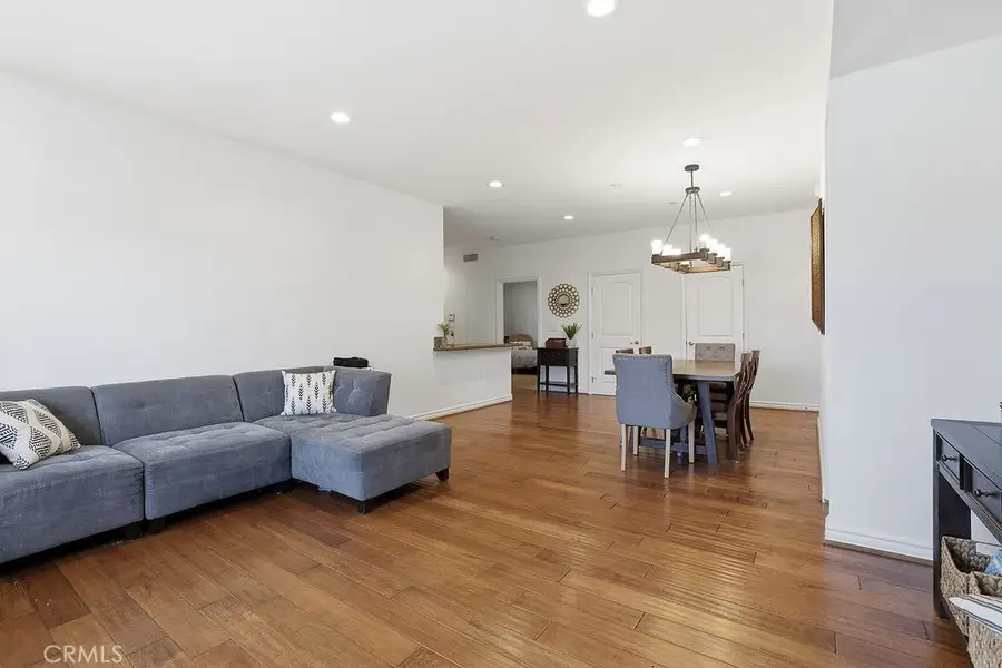 11504 Moorpark Street #203, Studio City, CA 91602 - #3