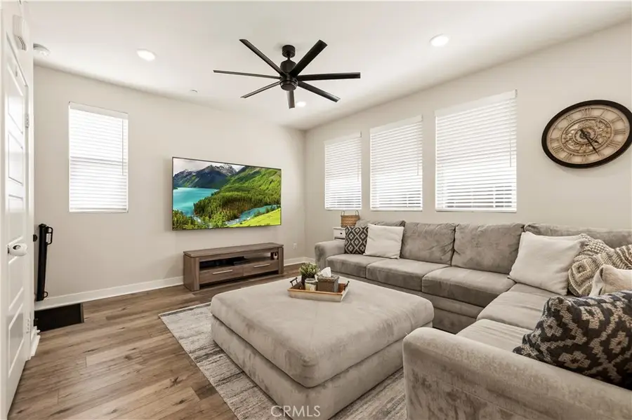 12827 Watt Lane #E, Sylmar, CA 91342 - #2