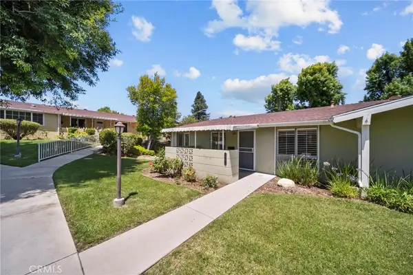 19157 Avenue Of The Oaks #A, Newhall, CA 91321