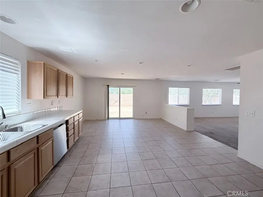 5517 W Avenue L14, Lancaster, CA 93536 - #3