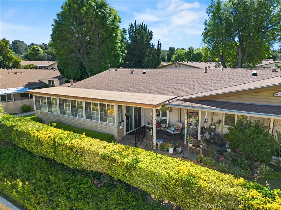 26835 Avenue Of The Oaks #B, Newhall, CA 91321 - #2