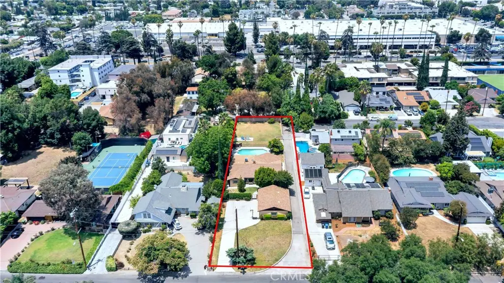 15803 Gault Street, Lake Balboa, CA 91406 - #1