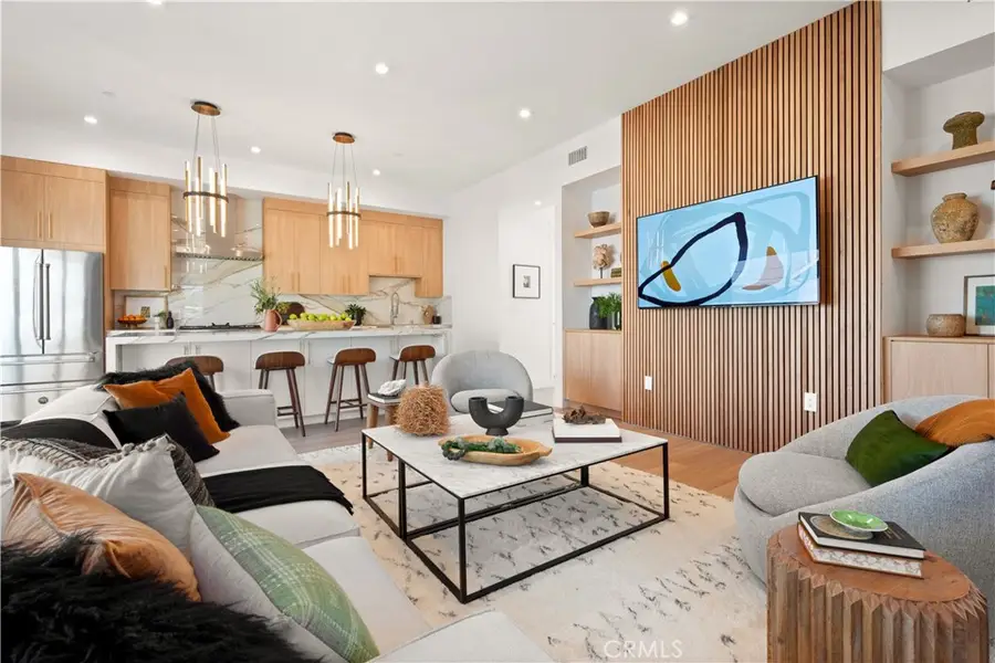11026 Oxnard St, North Hollywood, CA 91606 - #3
