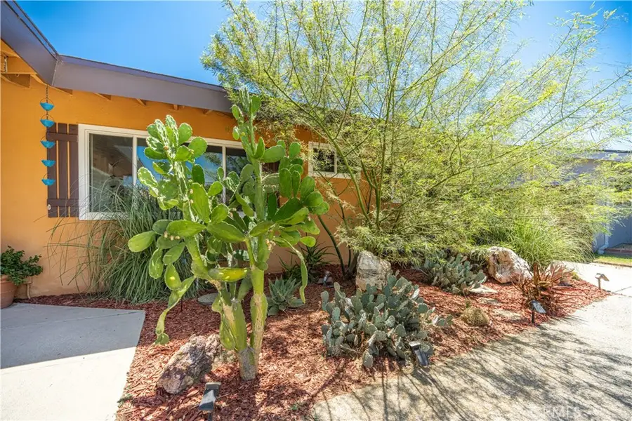 6600 Whitaker, Lake Balboa, CA 91406 - #2