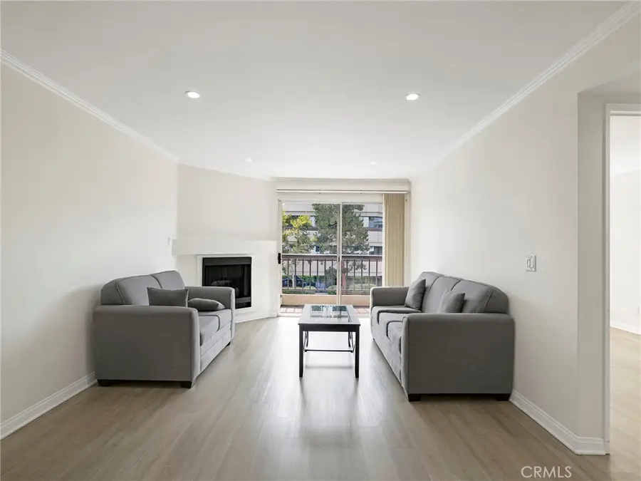 5510 Owensmouth #212, Woodland Hills, CA 91367 - #3