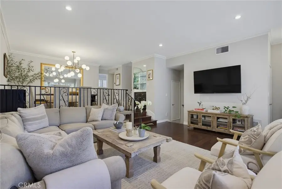 21901 Burbank, Woodland Hills, CA 91367 - #2
