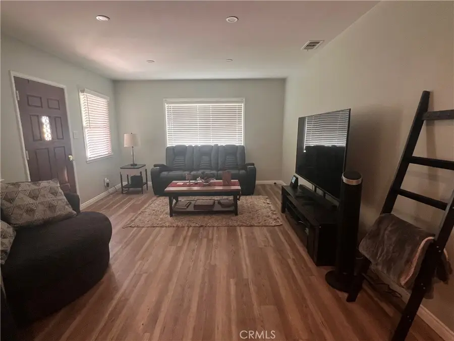 9652 Rincon, Pacoima, CA 91331 - #2