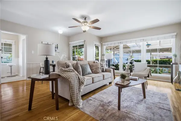 17061 Lorne, Lake Balboa, CA 91406