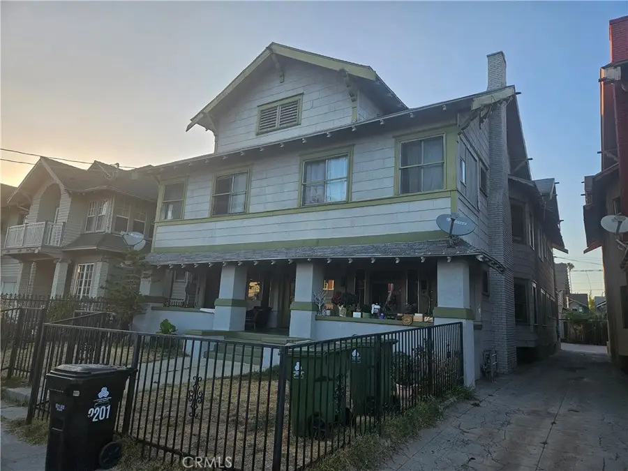 2201 Cambridge, Los Angeles, CA 90006 - #2