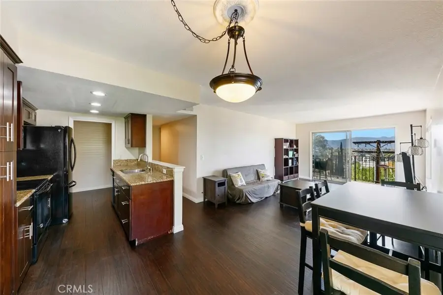 1517 E Garfield Avenue #53, Glendale, CA 91205 - #3