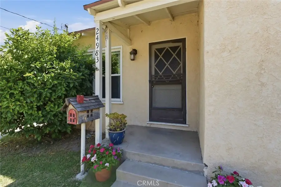24983 Chestnut Street, Newhall, CA 91321 - #2