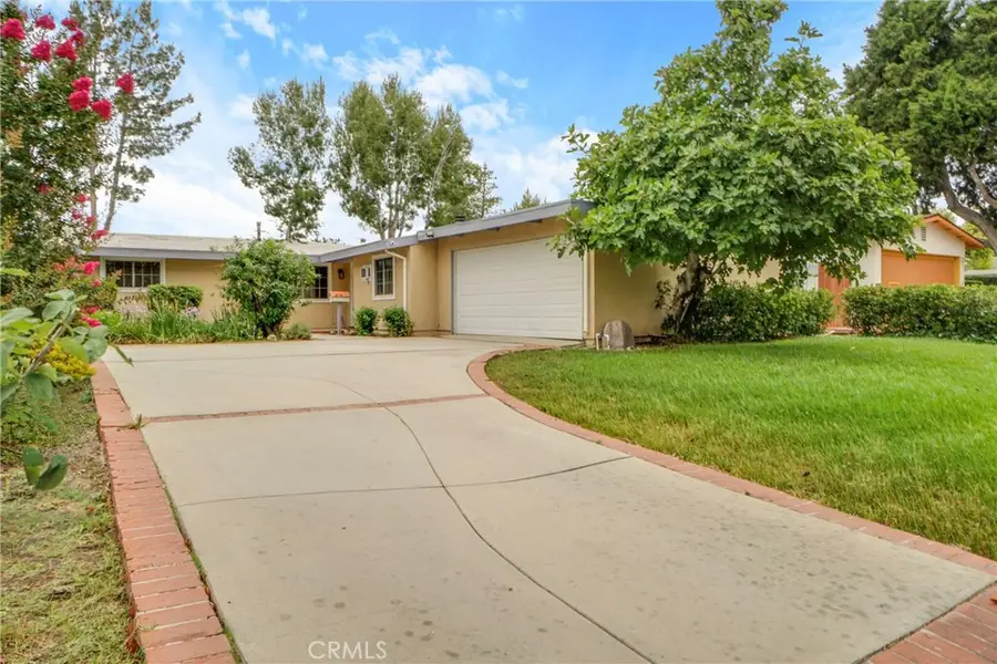 20510 Hamlin St, Winnetka, CA 91306 - #2