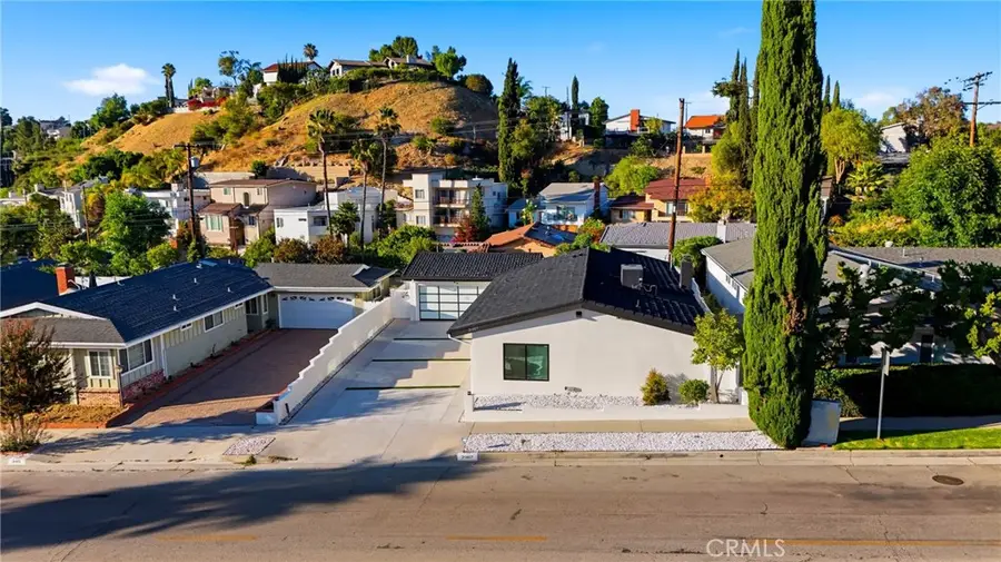 21407 Mulholland Drive, Woodland Hills, CA 91364 - #2