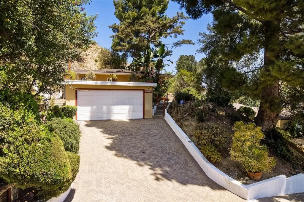10527 Colebrook Street, Shadow Hills, CA 91040 - #1