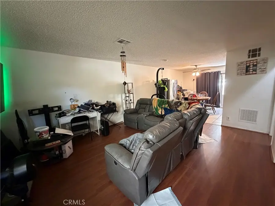 1322 W Avenue J4, Lancaster, CA 93534 - #3