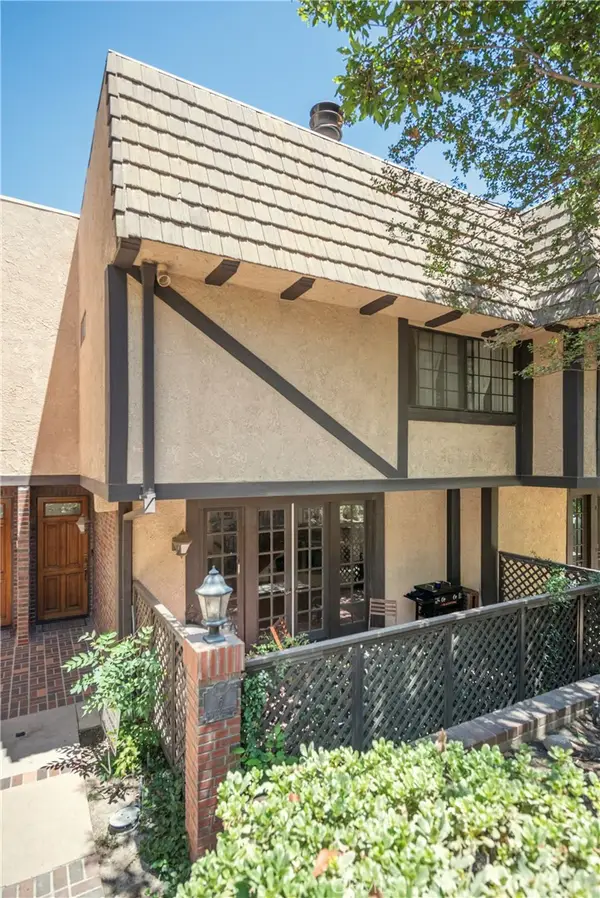 24420 Victory, West Hills, CA 91367