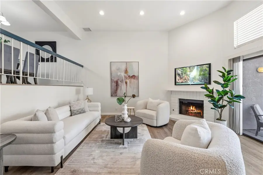 5800 Owensmouth Avenue #14, Woodland Hills, CA 91367 - #2