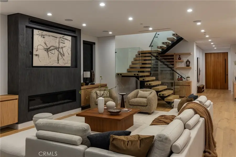 5109 Bluebell Avenue, Valley Village, CA 91607 - #3