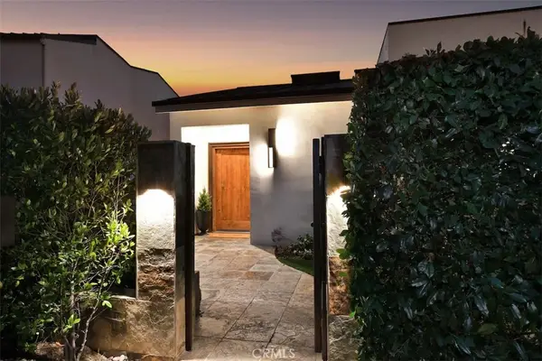 15059 Rayneta Drive, Sherman Oaks, CA 91403