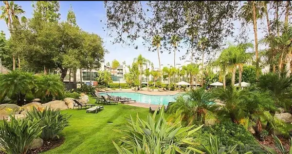 5550 Owensmouth, Woodland Hills, CA 91367