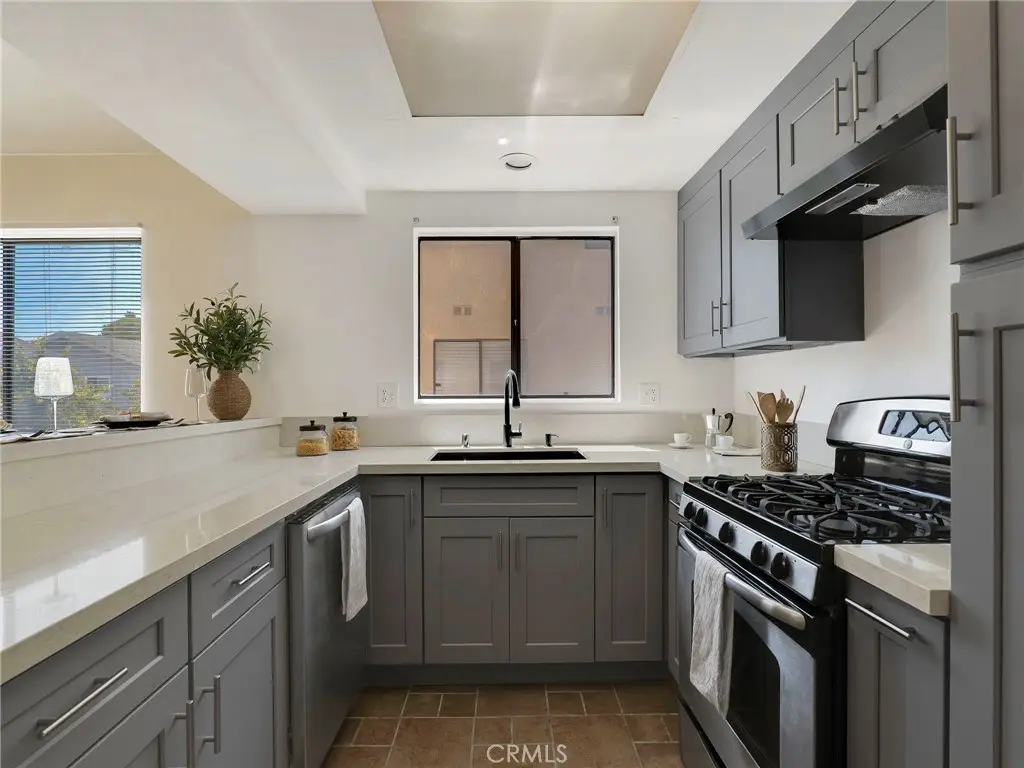 18954 Sherman Way #9, Reseda, CA 91335 - #1