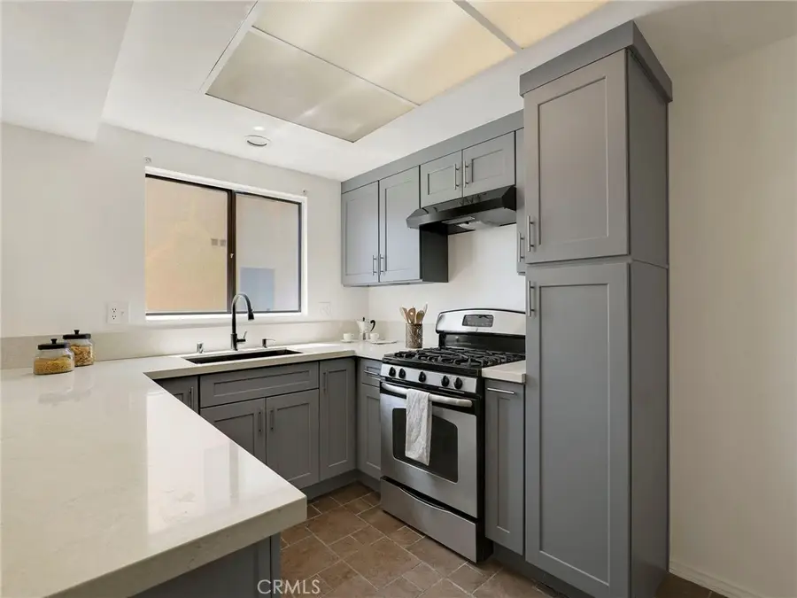 18954 Sherman Way #9, Reseda, CA 91335 - #2