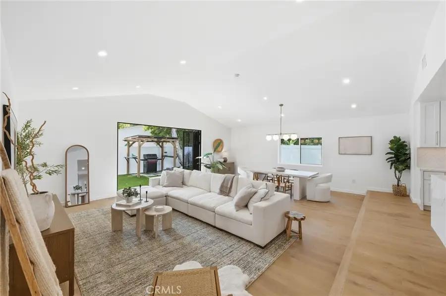 17420 Collins, Encino, CA 91316 - #3