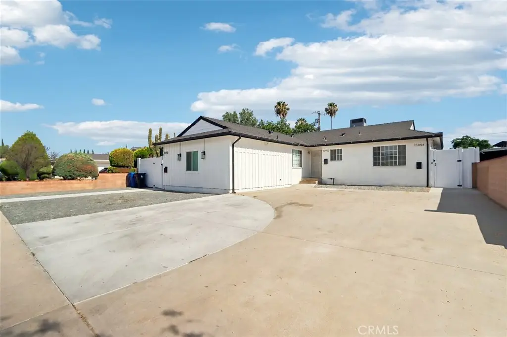 15952 Simonds Street, Granada Hills, CA 91344 - #1