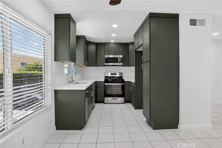 8828 Burnet Ave #9, North Hills, CA 91343 - #2