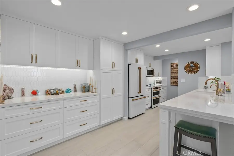 2017 Majorca Dr, Oxnard, CA 93035 - #2