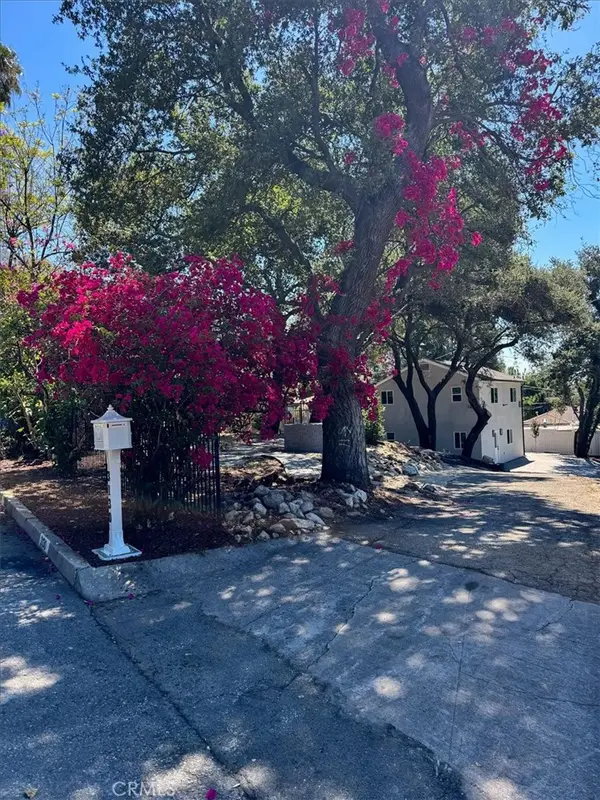 3130 N Mount Curve, Altadena, CA 91001