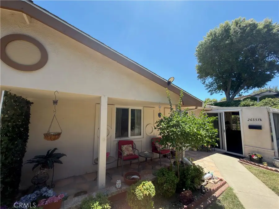 26857 Avenue Of The Oaks #A, Newhall, CA 91321 - #3
