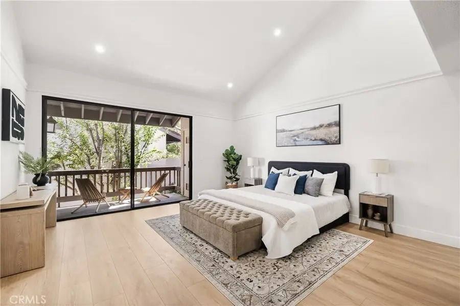 5711 Owensmouth #125, Woodland Hills, CA 91367 - #3