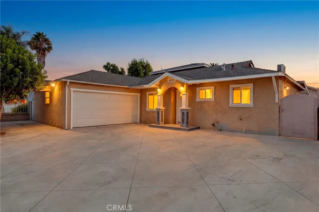 8012 Hesperia, Reseda, CA 91335 - #1